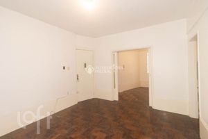 Image 39 - 917385
