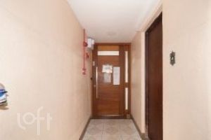 Image 32 - 917385