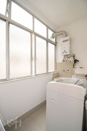 Image 22 - 917385