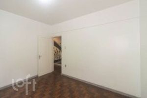 Image 15 - 917385