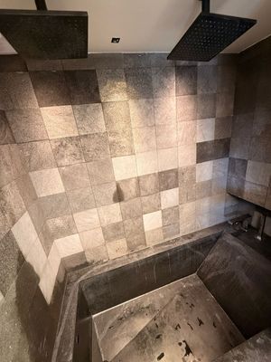 Image 8 - 917387