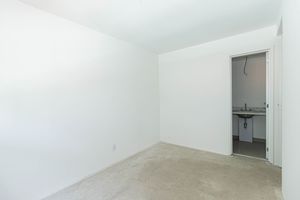 Image 14 - 917394
