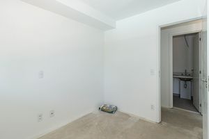 Image 22 - 917394