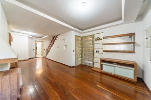 Image 10 - 917403