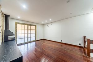 Image 3 - 917403