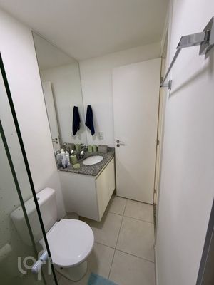 Image 14 - 917415