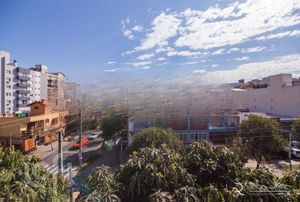 Image 17 - 917425
