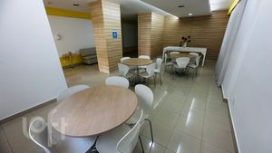 Image 35 - 917432