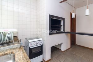 Image 11 - 917489