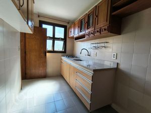Image 10 - 917498