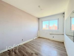 Image 7 - 917500
