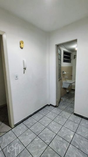 Image 7 - 917513