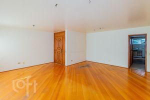 Image 1 - 917514