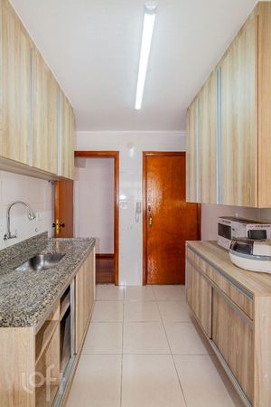 Image 18 - 917516