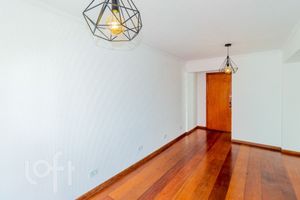 Image 1 - 917516
