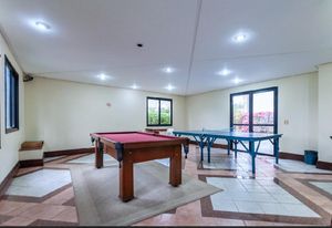 Image 33 - 917522