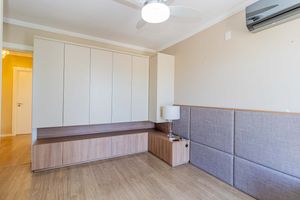 Image 34 - 917523