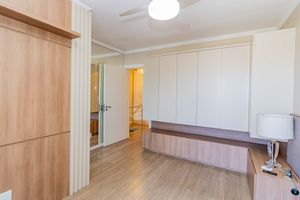 Image 33 - 917523
