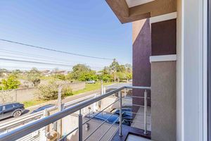 Image 37 - 917523