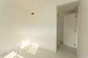 Image 4 - 917524
