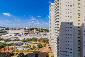 Image 33 - 917552