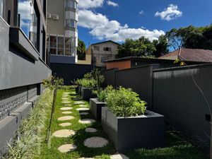 Image 11 - 917561