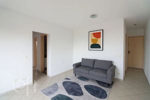 Image 4 - 917563