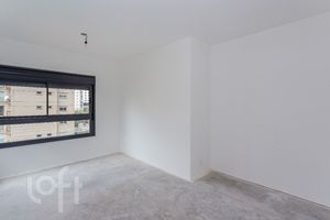 Image 36 - 917564