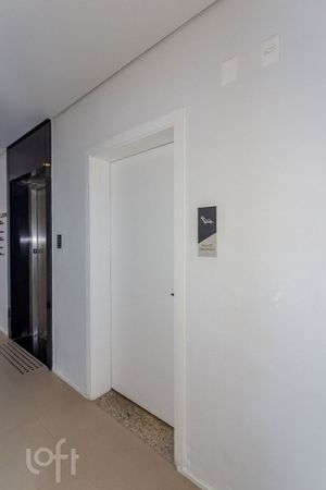 Image 66 - 917564