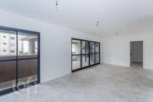 Image 3 - 917564