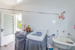 Image 39 - 917578