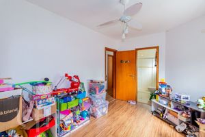 Image 31 - 917578
