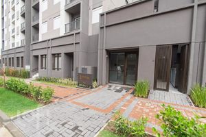 Image 13 - 917579