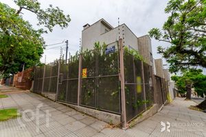 Image 32 - 917588