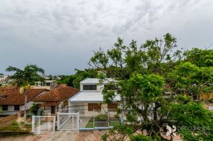 Image 34 - 917588
