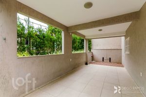 Image 28 - 917588