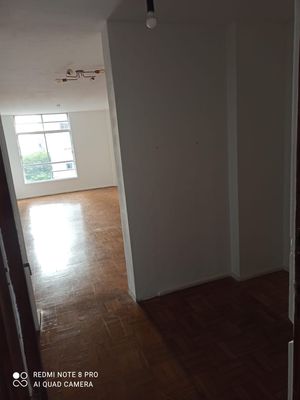 Image 8 - 917593