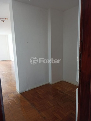 Image 4 - 917593
