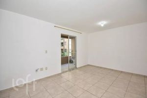 Image 30 - 917595