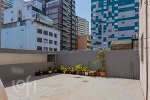 Image 24 - 917598