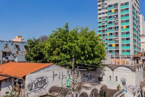 Image 19 - 917598