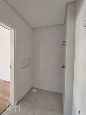 Image 12 - 917614