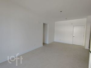 Image 5 - 917614
