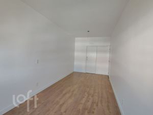 Image 10 - 917614