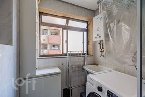 Image 38 - 917615