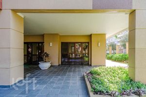 Image 39 - 917615