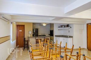 Image 32 - 917615