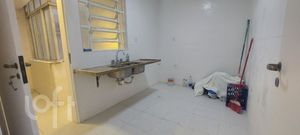 Image 11 - 917624