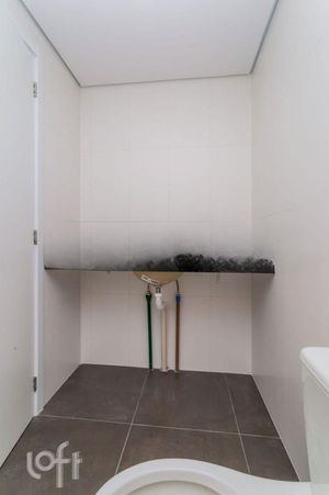Image 3 - 917628
