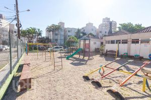 Image 4 - 917635